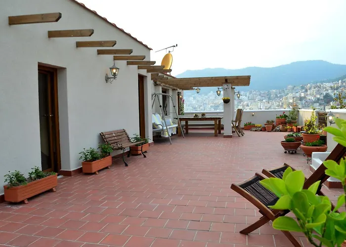 Old-Town Roof-Garden Suite